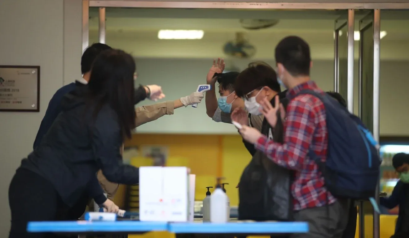 thi sinh du thi dai hoc giua dich Covid-19 anh 1