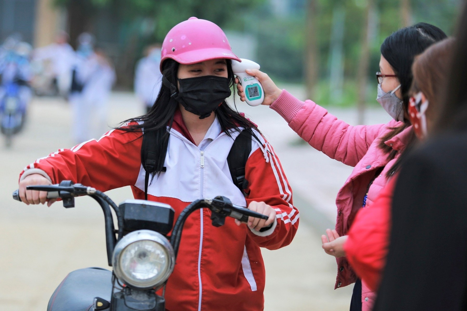 62 tinh, thanh thong bao thoi gian cho hoc sinh tro lai truong hinh anh