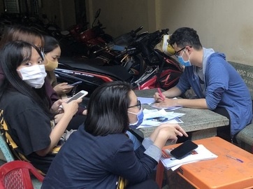 Cong an vao cuoc vu hoc vien to co giao IELTS sua diem, lua nguoi hoc hinh anh