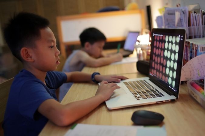 hoc phi truong quoc te roi vao be tac anh 2