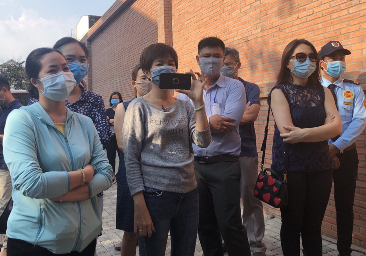 Phu huynh buc xuc, truong EMASI quyet dinh hoan hoc phi hinh anh