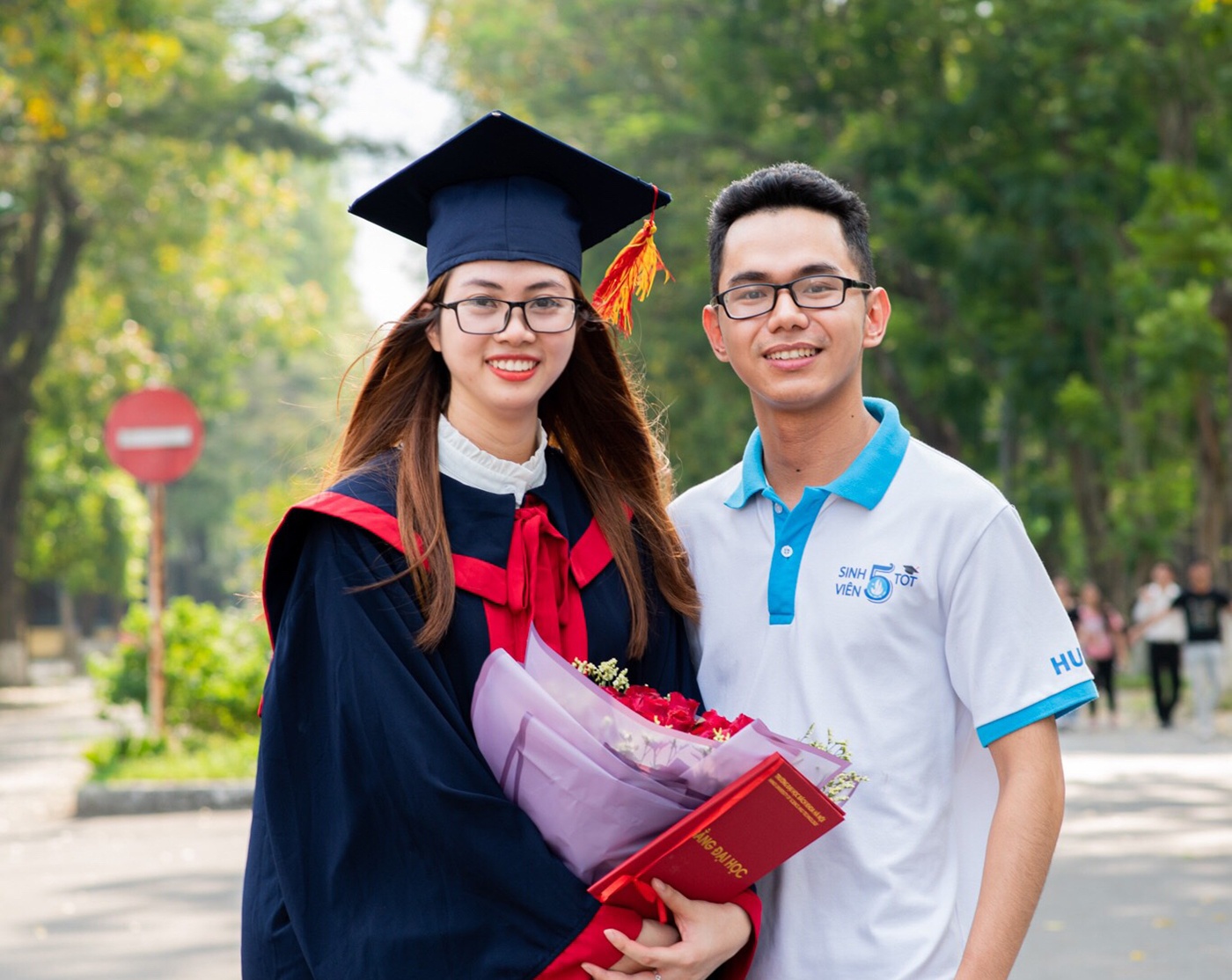 Con gai hoc Bach khoa anh 2