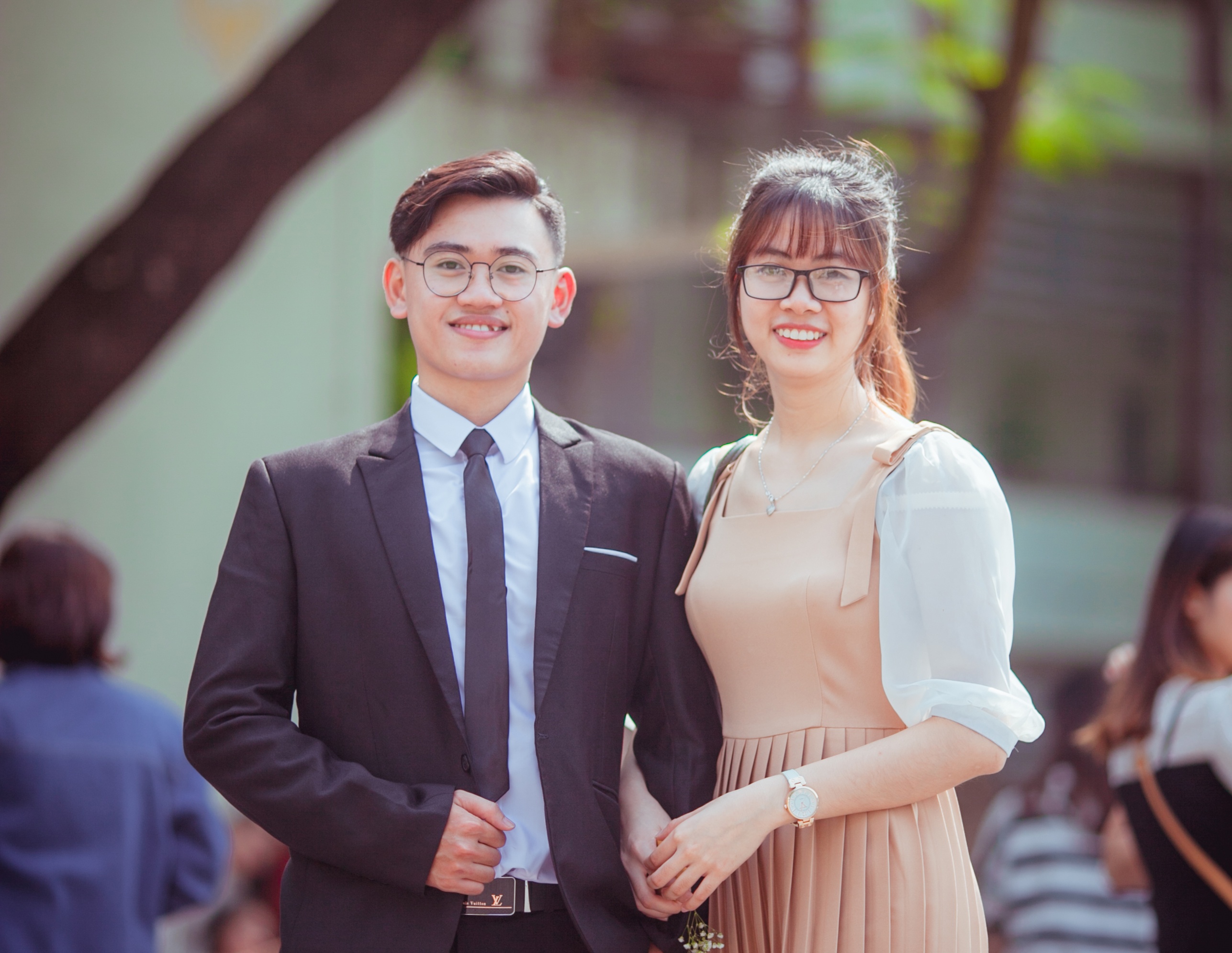 Con gai hoc Bach khoa anh 1