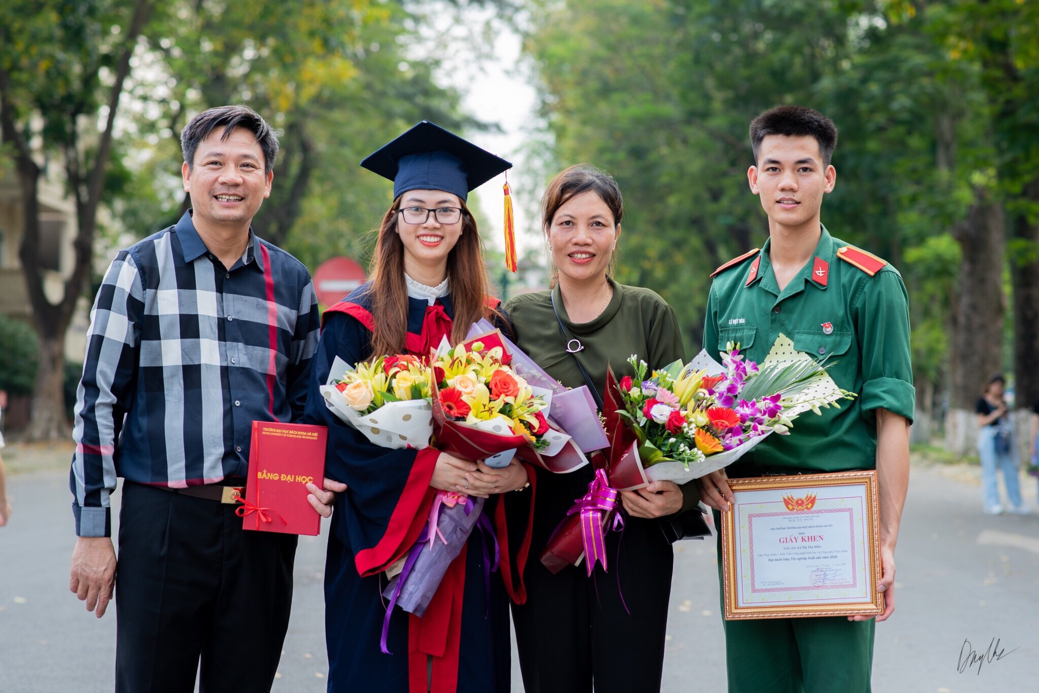 Con gai hoc Bach khoa anh 3