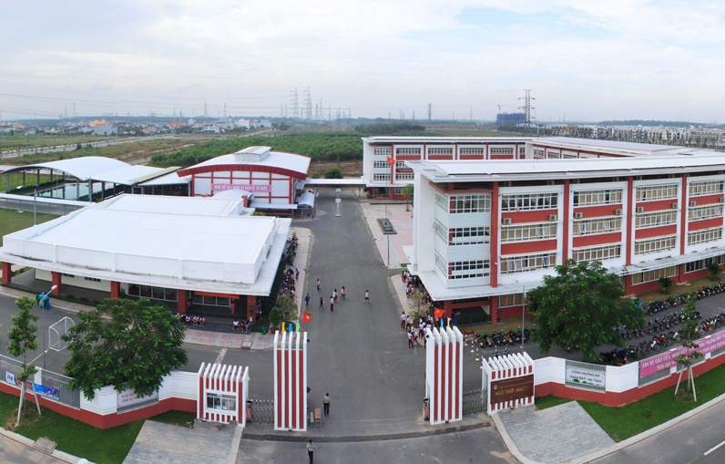 hoc phi tieu hoc gan 400 trieu dong anh 1