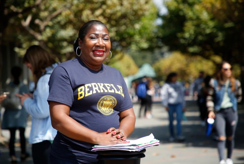 Nguoi ba 67 tuoi tot nghiep Berkeley anh 1