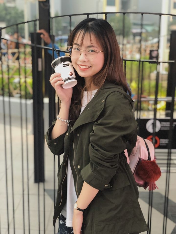 Nhan sac,  nu giang vien,  Kinh te quoc dan anh 5