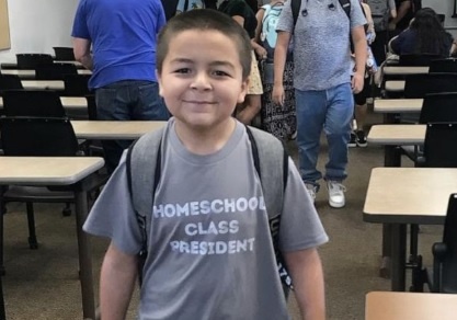 Cau be 13 tuoi tot nghiep cao dang hinh anh