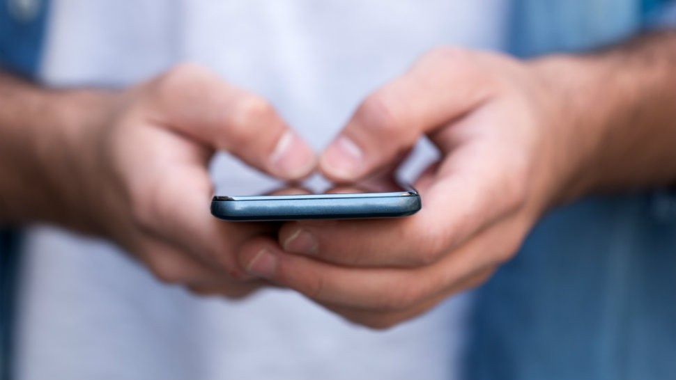 Ky luat lanh dao DH Da Nang co loi le thieu chuan muc voi nu can bo hinh anh