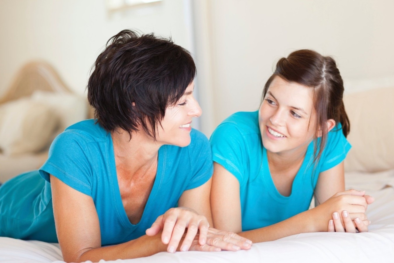 'Teen oi, lam ban nhe' - 5 nguyen tac de noi chuyen voi con hinh anh