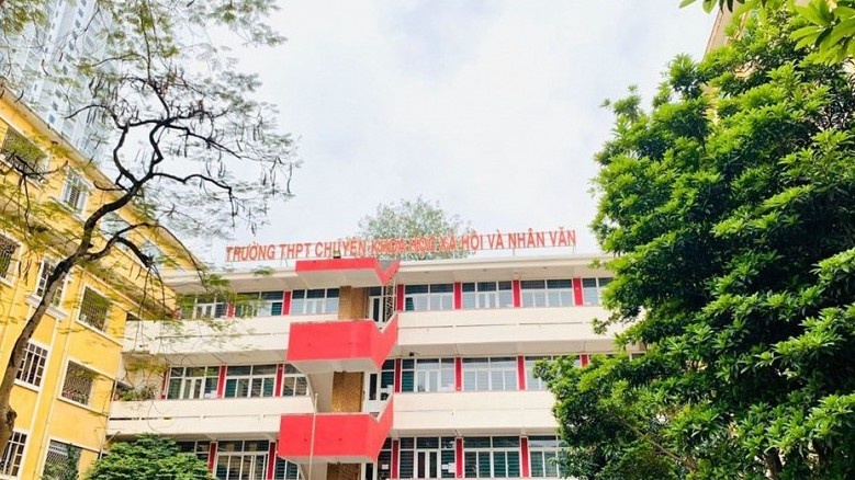 thpt chuyen,  thpt chuyen khoa hoc xa hoi va nhan van anh 1