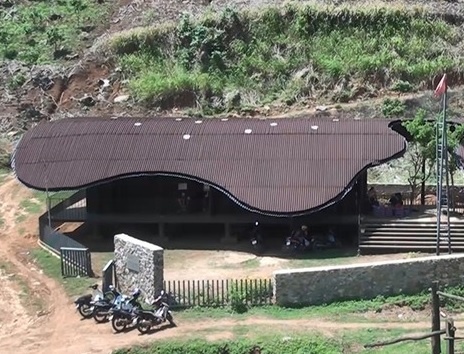 Diem truong Bo Mon dep nhu co tich giua nui rung Tay Bac hinh anh