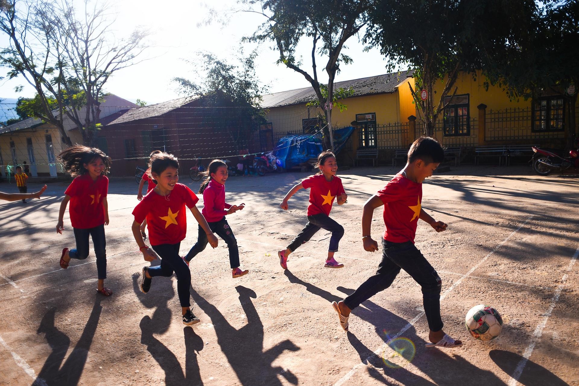 Hoc sinh nghi he 3 thang anh 2