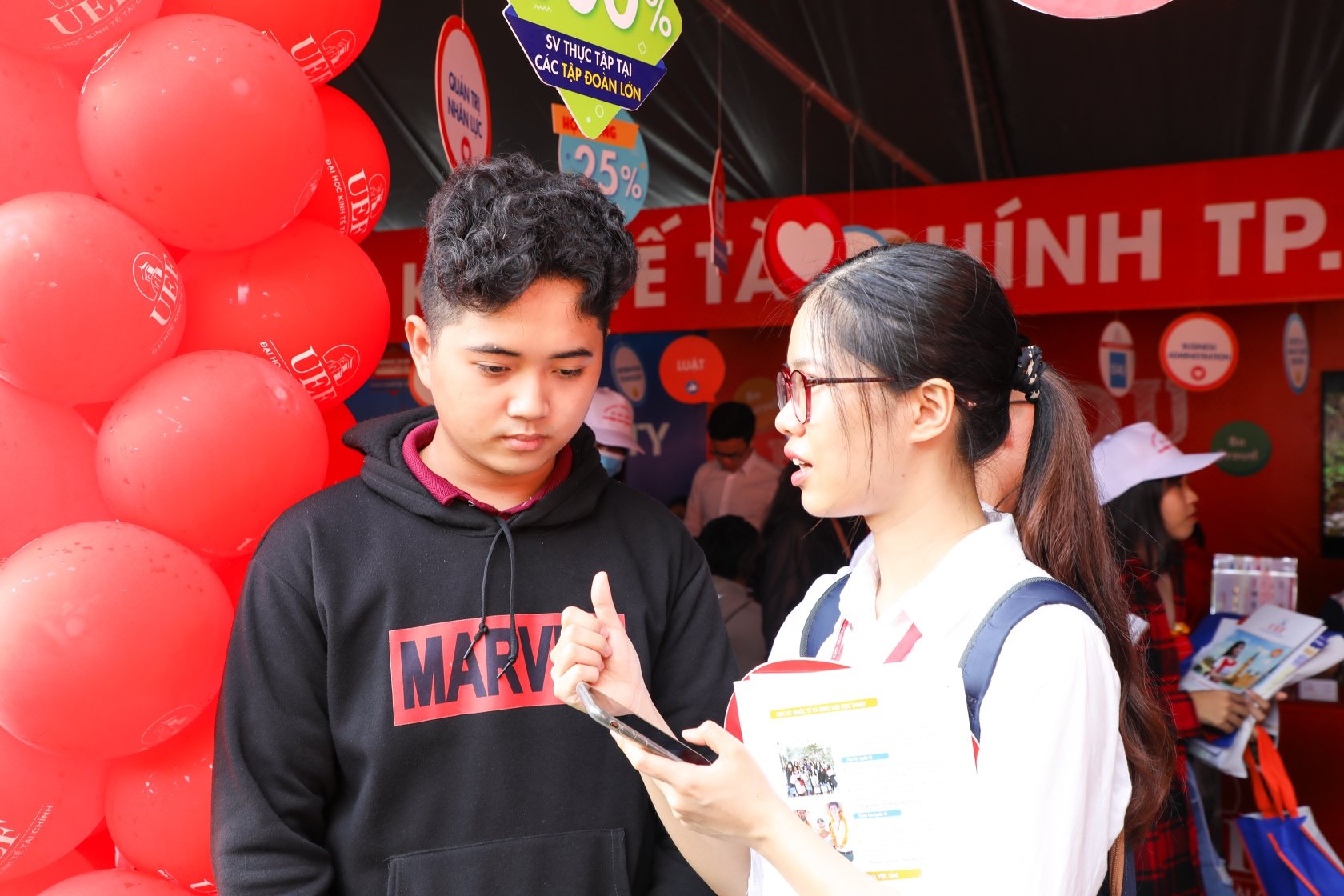 Doi lich thi tot nghiep THPT anh 2