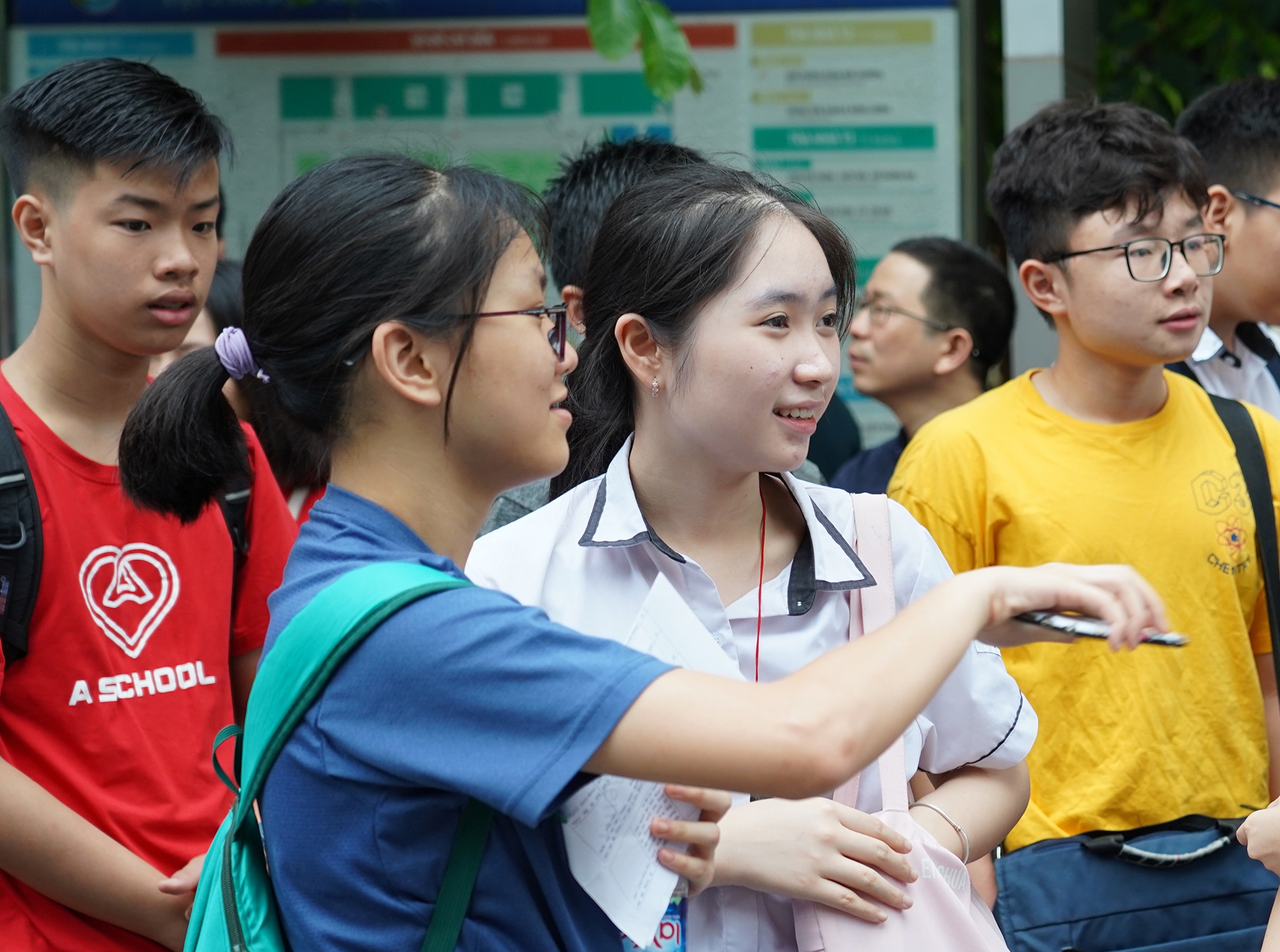 De thi Ngu van vao lop 10 chuyen Khoa hoc Tu nhien hinh anh