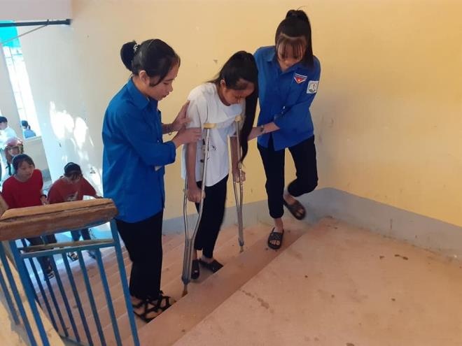 sĩ tử ngồi xe lăn ảnh 3 si tu ngoi xe lan anh 3