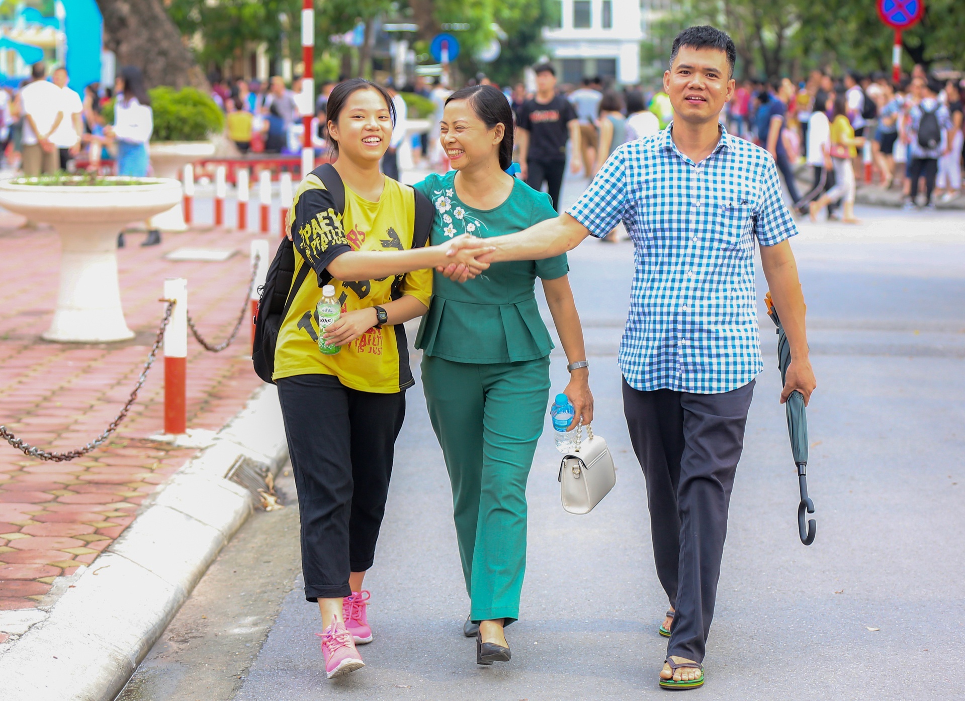 tam nhin khong dung lai o vao truong chuyen lop chon anh 1