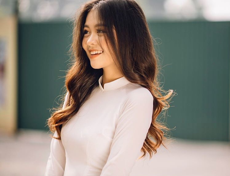 Nu sinh Ngoai thuong anh 1