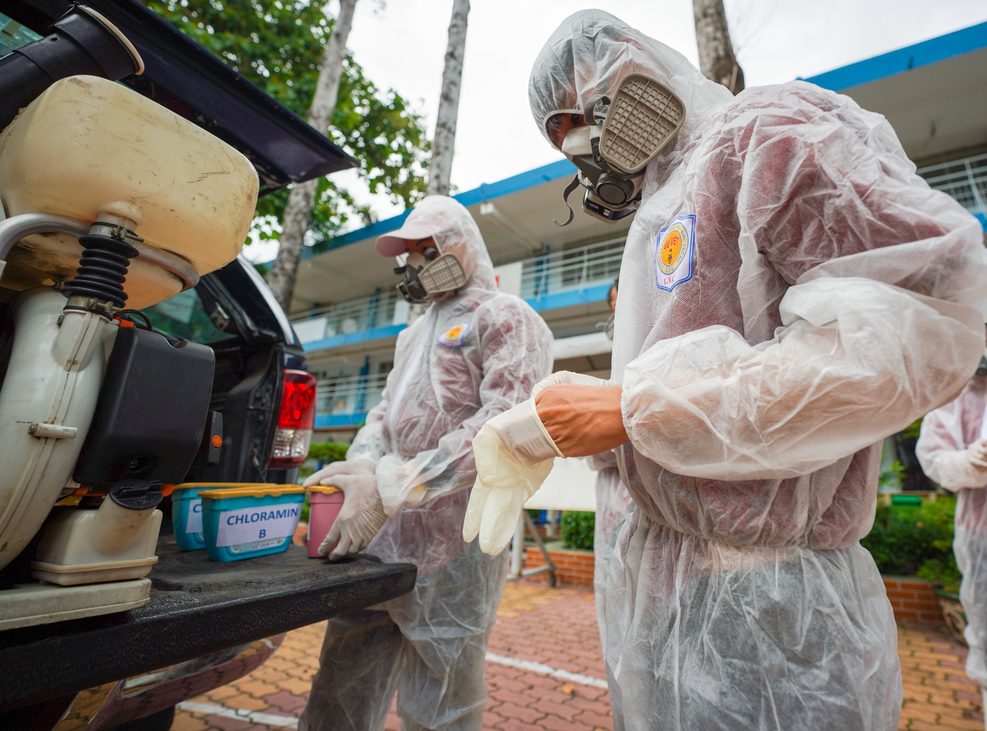 Truong hoc phun khu khuan anh 1