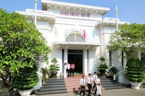 DH Hue co trai luat vi tam thu sinh vien 5 trieu khi xet tuyen hoc ba? hinh anh