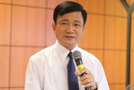 Hieu truong DH Ton Duc Thang bi dinh chi chuc vu Bi thu Dang uy hinh anh