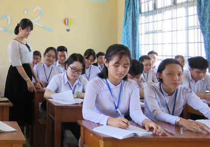 Phu Yen tam dung day hoc de phong, chong Covid-19 hinh anh