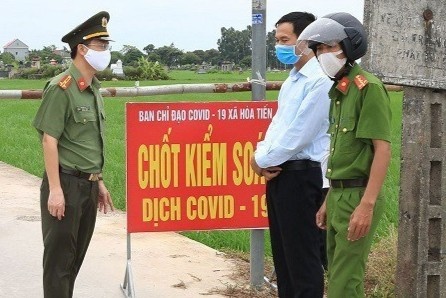 Phong toa thon o Thai Binh, hoc sinh thi tot nghiep THPT nhu the nao? hinh anh
