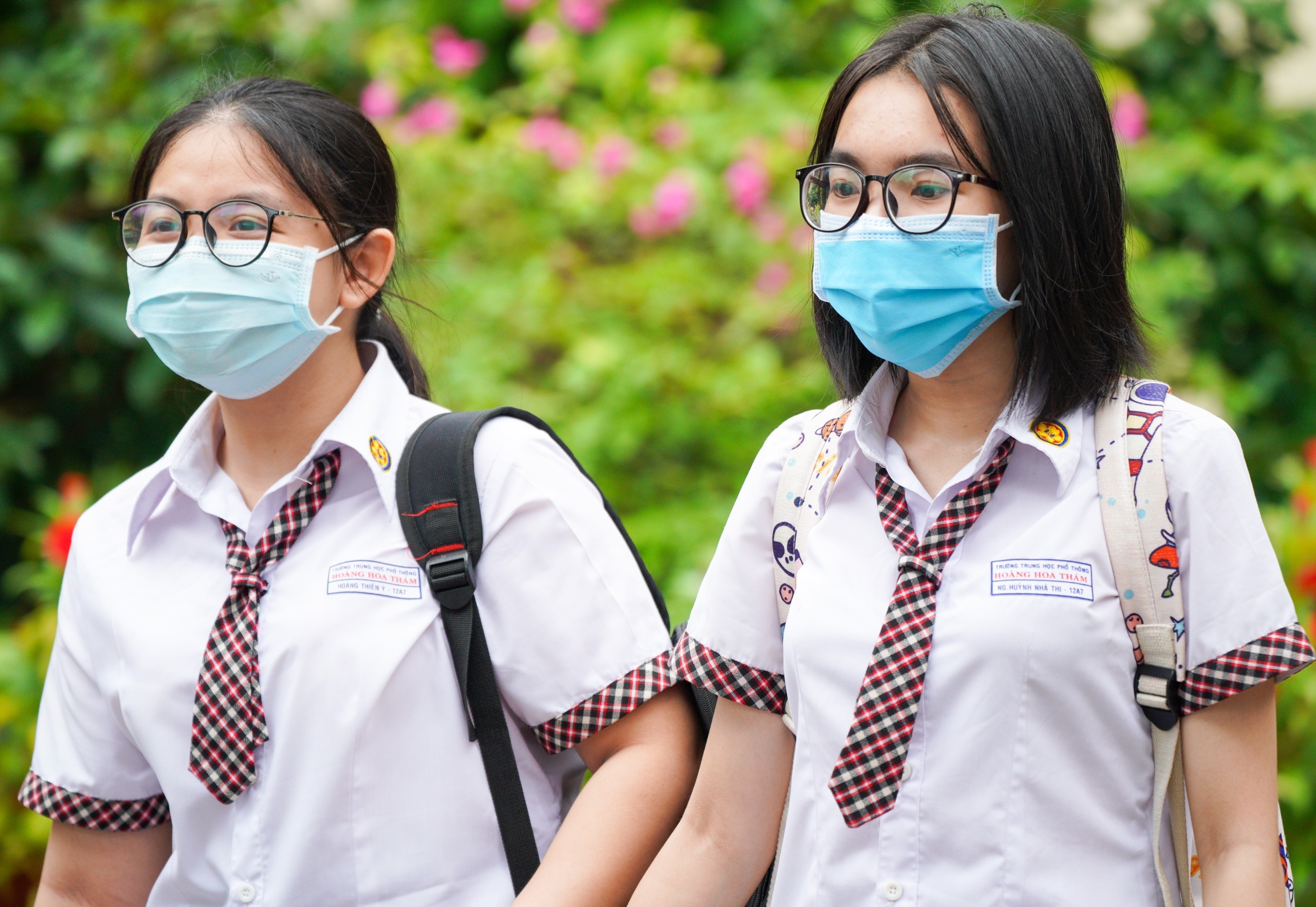 cham thi tot nghiep THPT anh 1