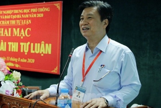 Thu truong GD&DT luu y Ha Nam cham thi tu luan hinh anh