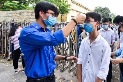 Tuyen sinh nang khieu dai hoc - thi sinh vung dich khong mat quyen loi hinh anh