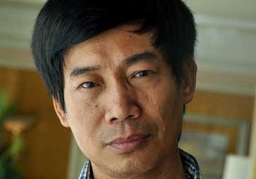 Nha van Suong Nguyet Minh - di qua ben nuoc muoi ba hinh anh