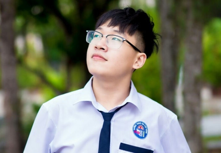 Nam sinh Tien Giang dat 2 diem 10 hinh anh