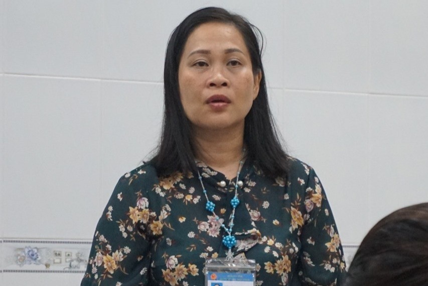 Mot hieu truong o TP.HCM bi tam dinh chi vi khong minh bach thu, chi hinh anh