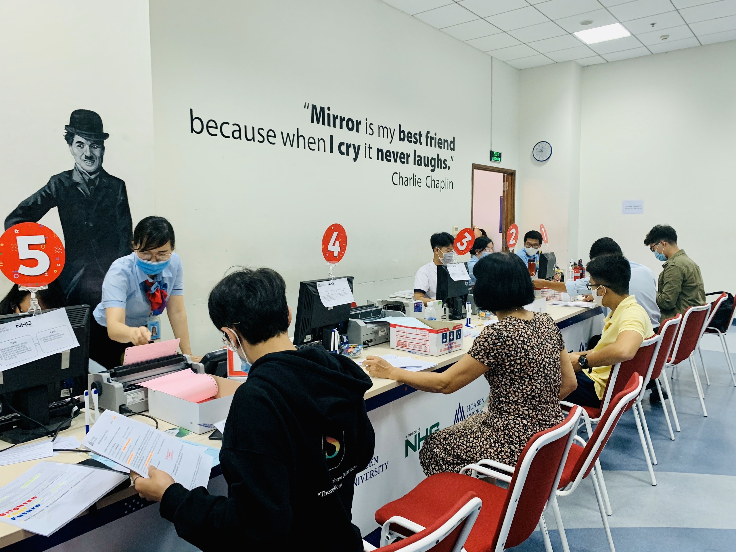 Tang hoc phi 35% anh 1