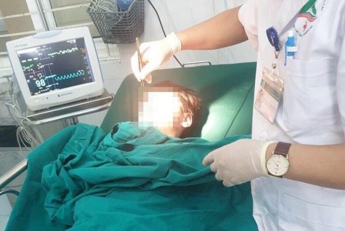 Quat tran roi lam hoc sinh bi thuong hinh anh