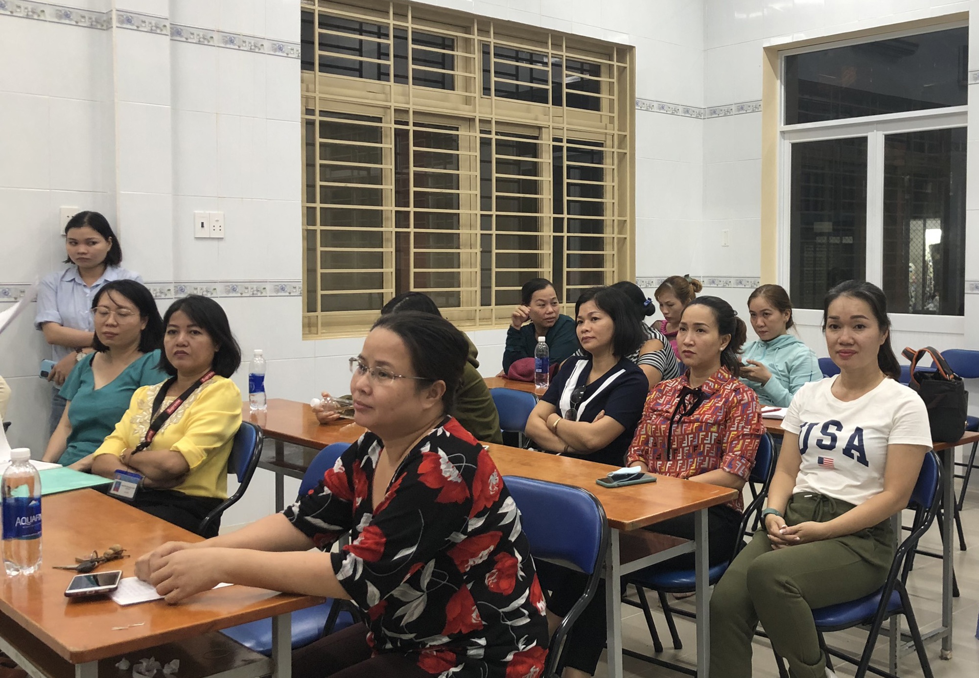 Hieu truong o TP.HCM bi tam dinh chi anh 1