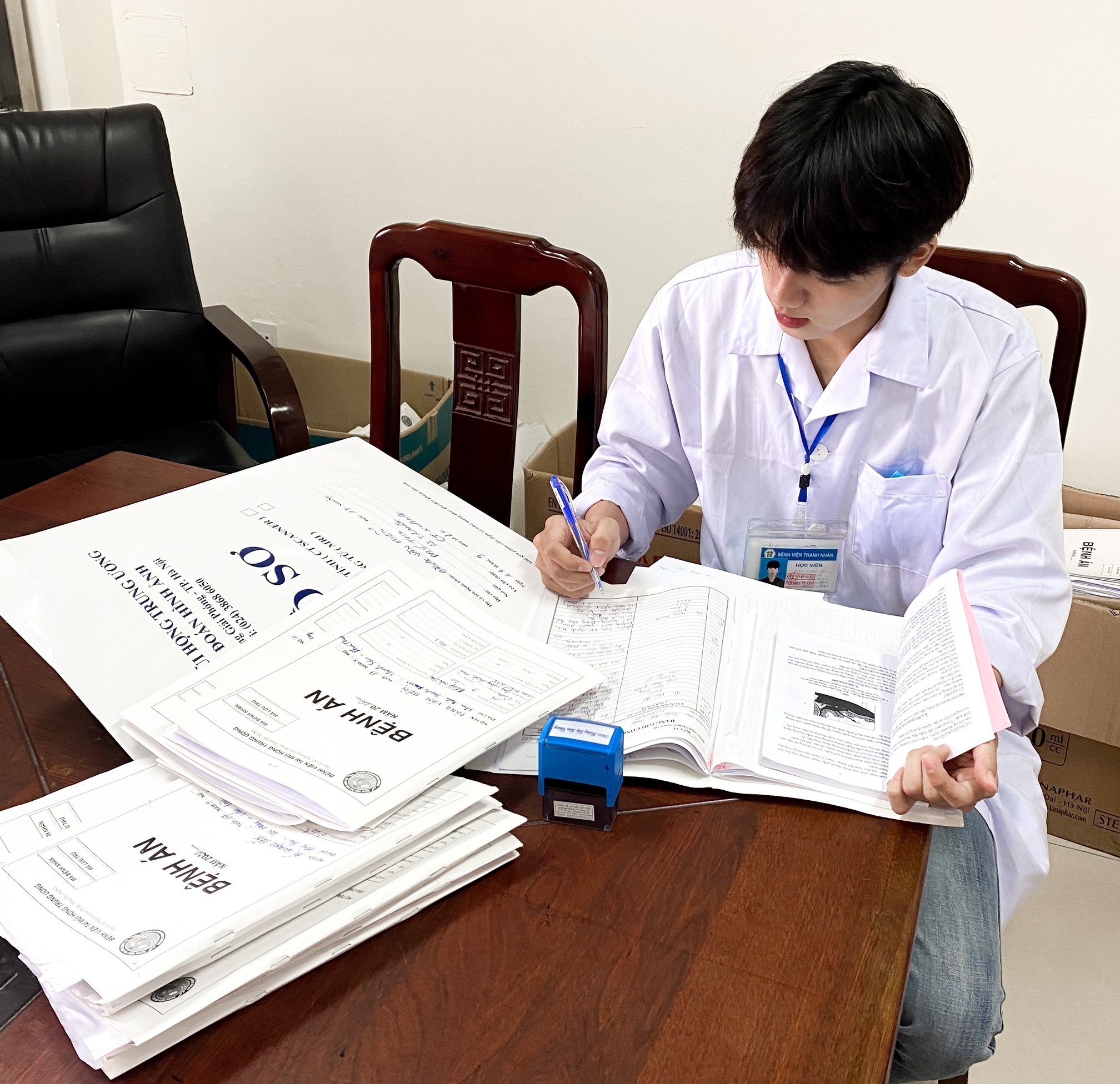 Nam sinh noi tieng tren mang o Hoc vien Y duoc hoc co truyen Viet Nam anh 1