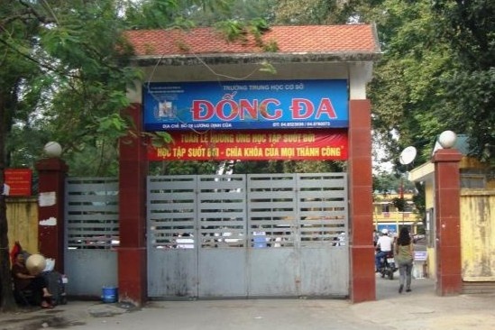 Hoc sinh lop 8 o Ha Noi nga tu tang 2 xuong hinh anh