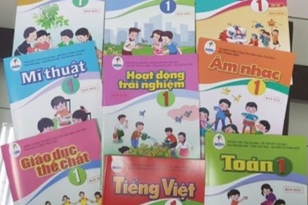 Quoc hoi giam sat viec doi moi chuong trinh sach giao khoa hinh anh