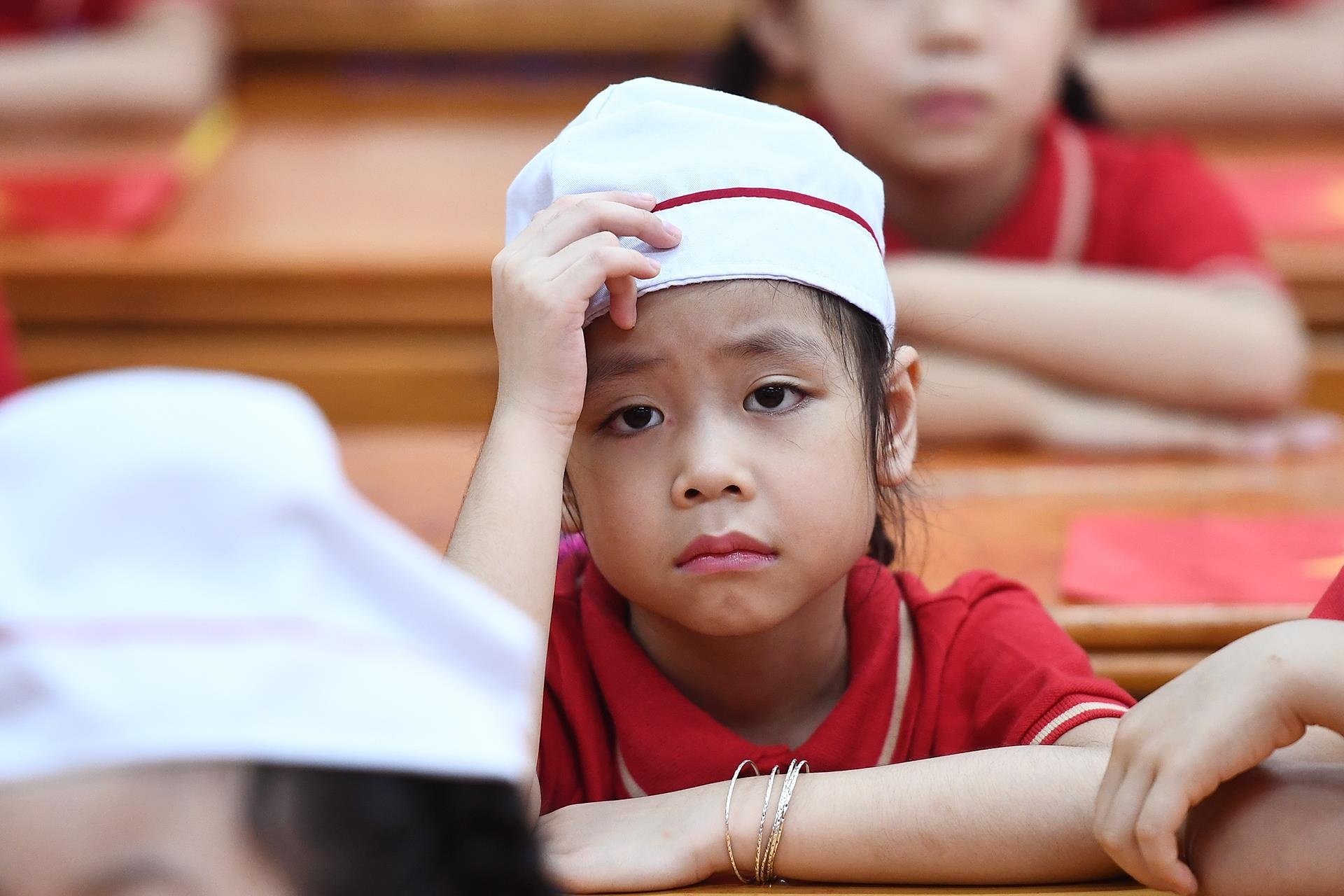 Vi sao giao vien vat va day tre hoc Tieng Viet 1? hinh anh