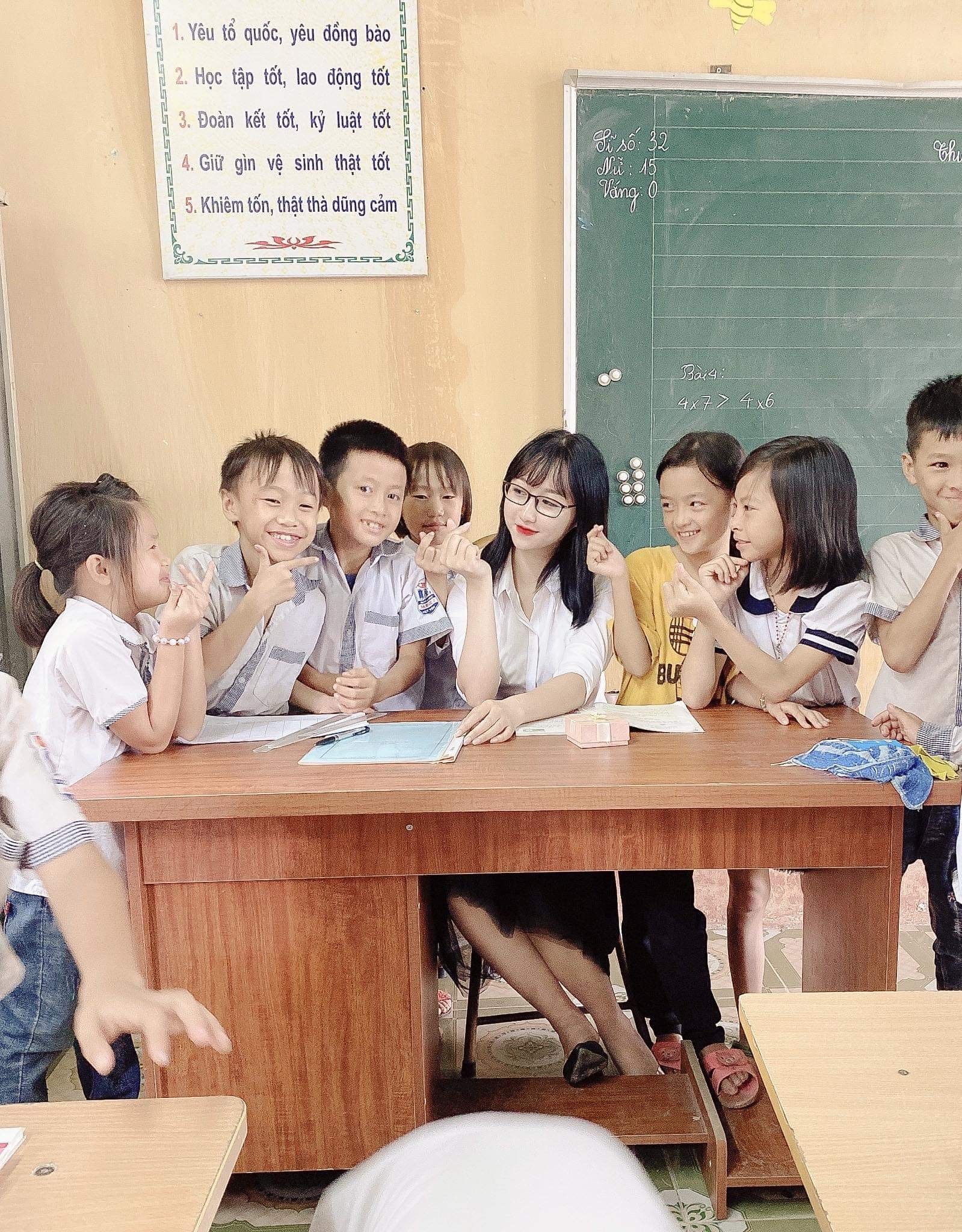 Cô giáo tiểu học ảnh 5 Co giao tieu hoc anh 5
