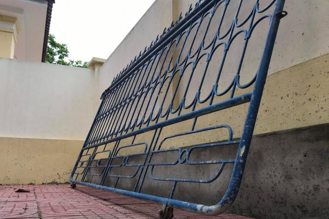 Sap cong truong, mot hoc sinh o Nghe An nhap vien hinh anh