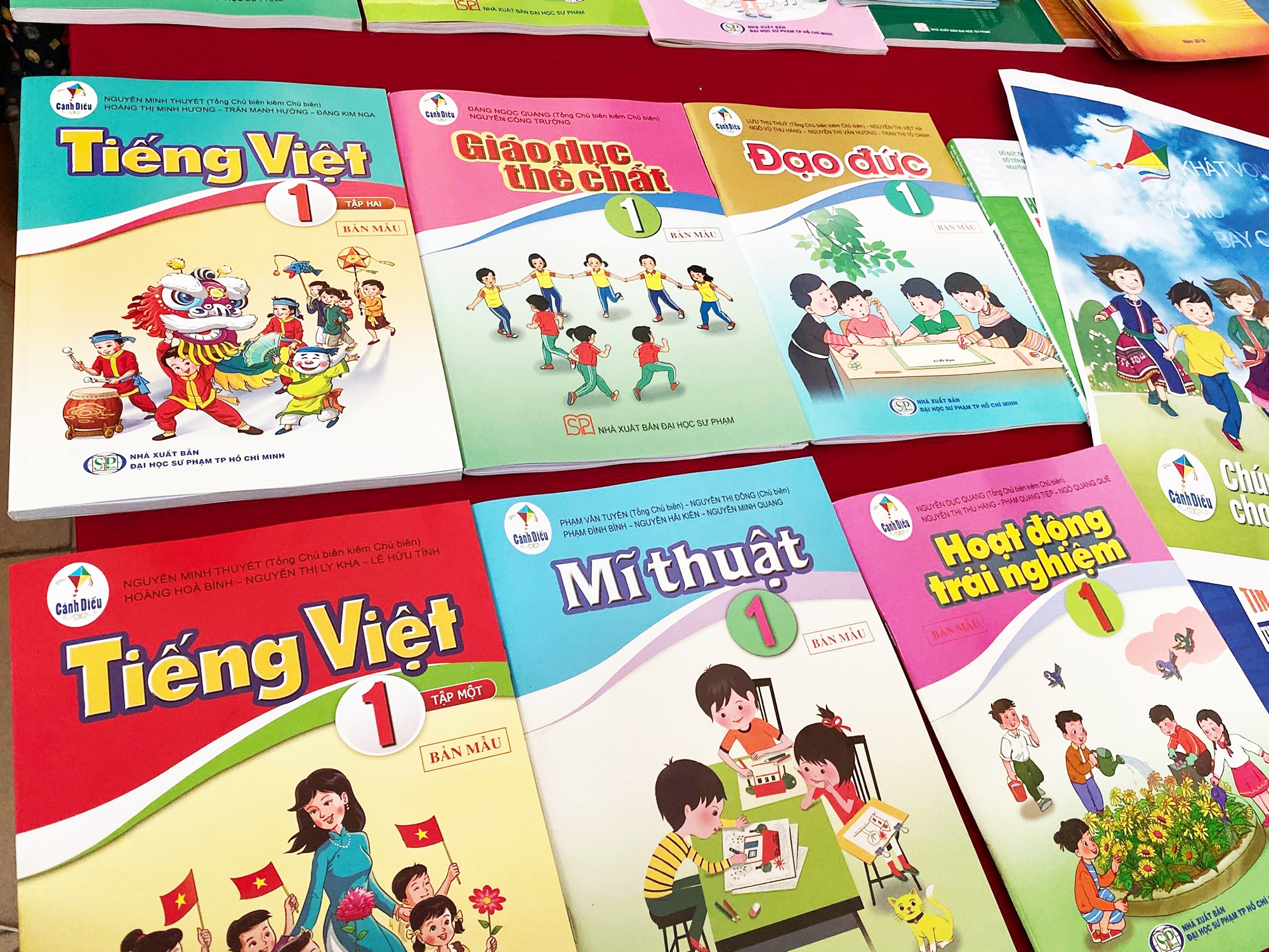 sach Tieng Viet 1 bo Canh dieu anh 3