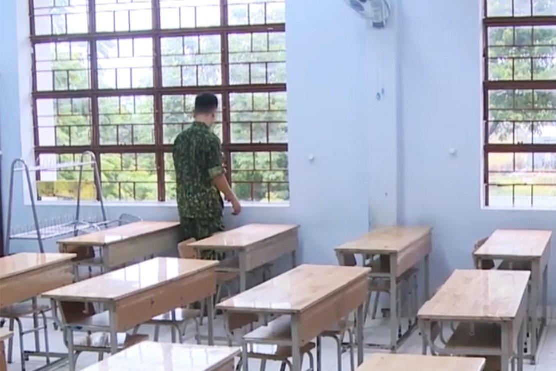 Ngay 12/10, hoc sinh Da Nang tiep tuc nghi hinh anh