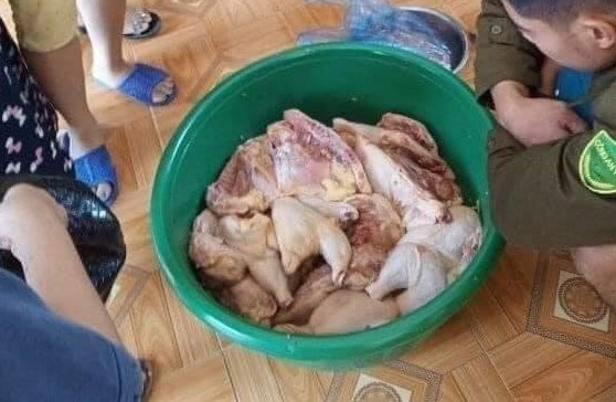 Phu huynh to truong mam non o Phu Tho nhap thit ga oi thiu hinh anh