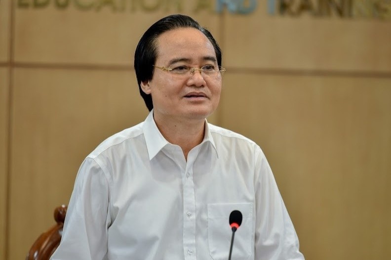 Bo truong Phung Xuan Nha: Ra soat SGK phai thuong xuyen, lien tuc hinh anh