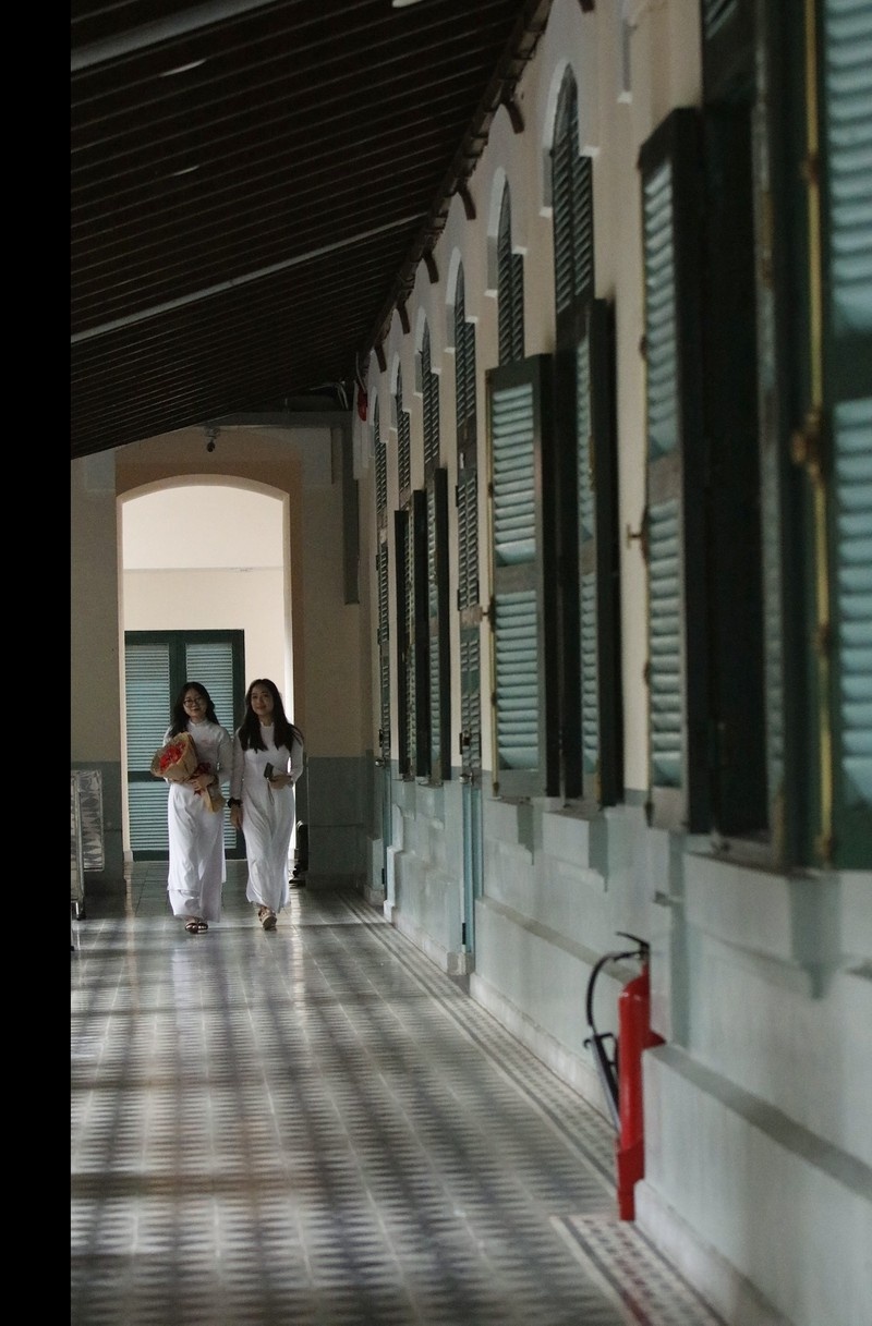 Truong trung hoc dau tien o TP.HCM anh 6