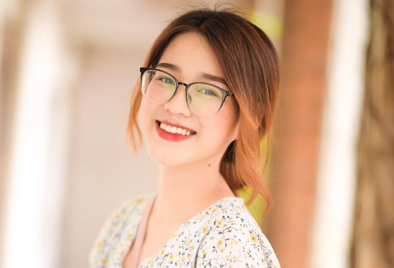 Hoa hau Do Thi Ha la sinh vien thong minh, co nang luc ngoai ngu hinh anh