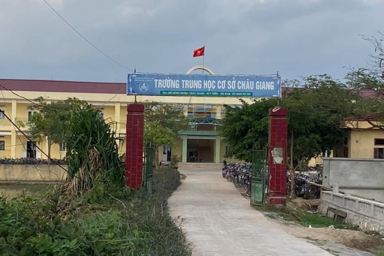 Hoc sinh lop 9 o Ha Nam tu vong trong gio ra choi hinh anh