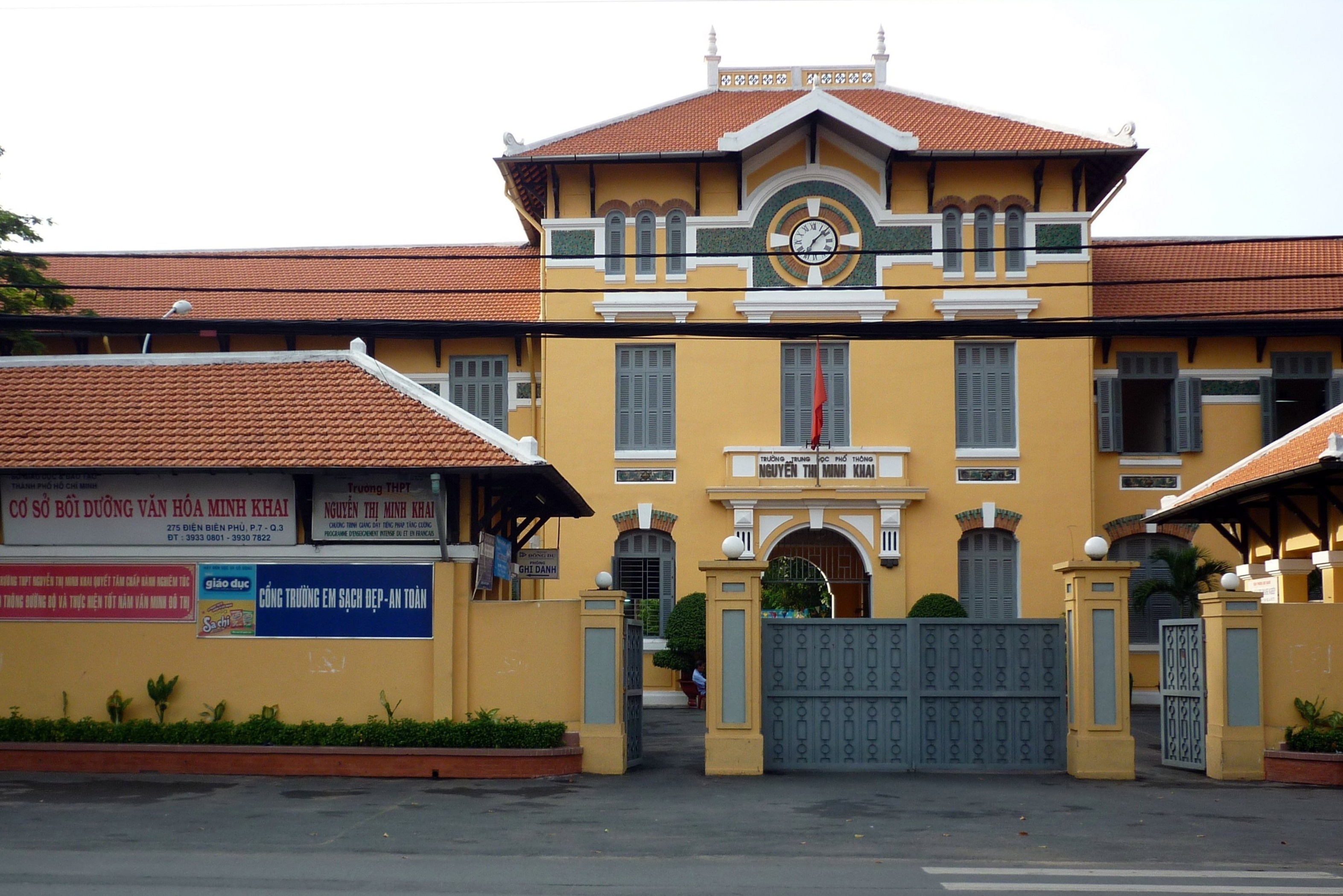 Hon 2.000 hoc sinh o TP.HCM nghi hoc vi lien quan ca mac Covid-19 hinh anh